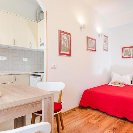 Apartments Yoe Сплит Екстериор снимка