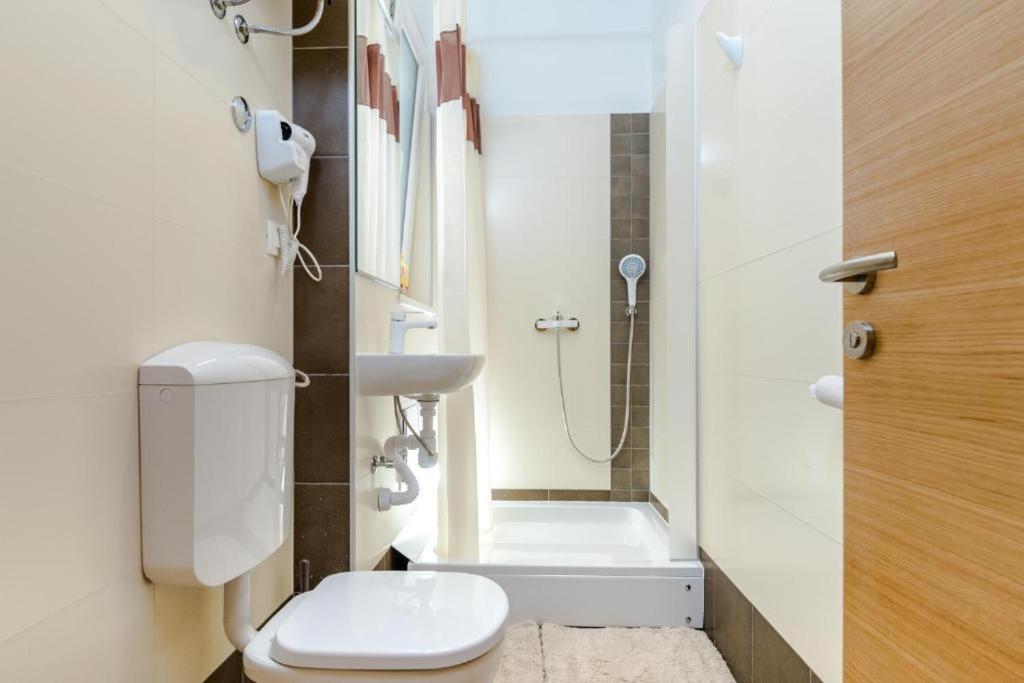 Apartments Yoe Сплит Екстериор снимка