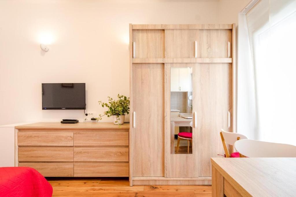 Apartments Yoe Сплит Екстериор снимка