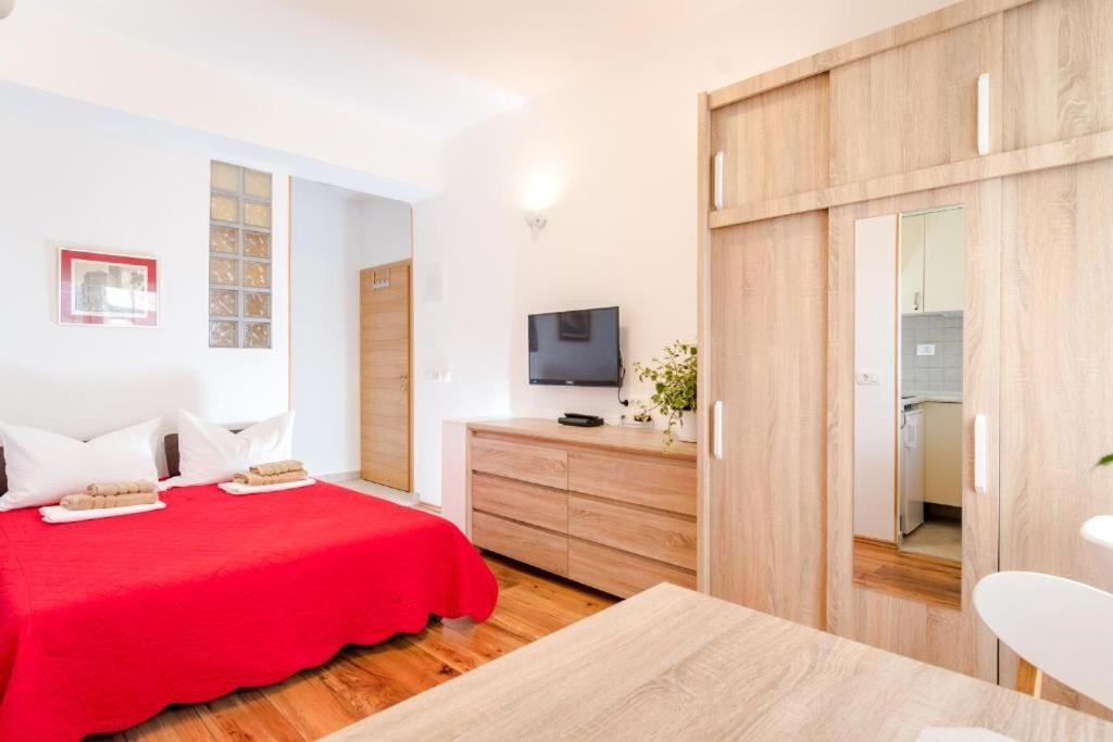 Apartments Yoe Сплит Екстериор снимка
