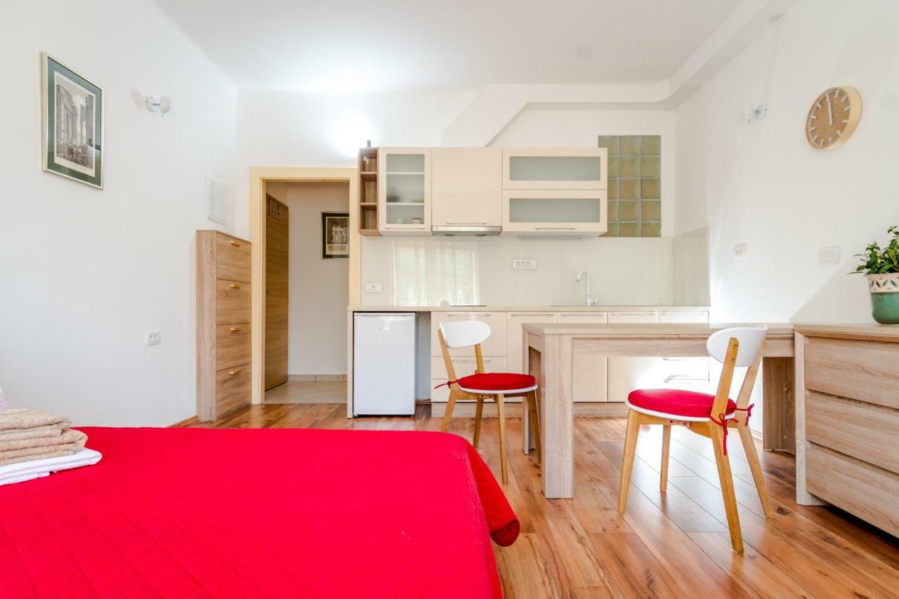 Apartments Yoe Сплит Екстериор снимка