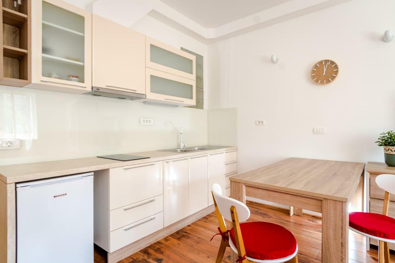 Apartments Yoe Сплит Екстериор снимка