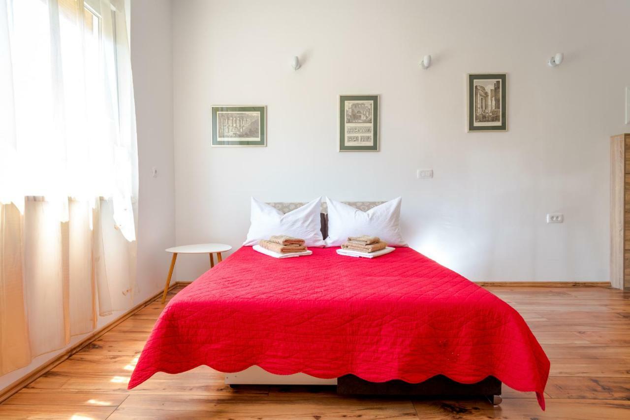Apartments Yoe Сплит Екстериор снимка