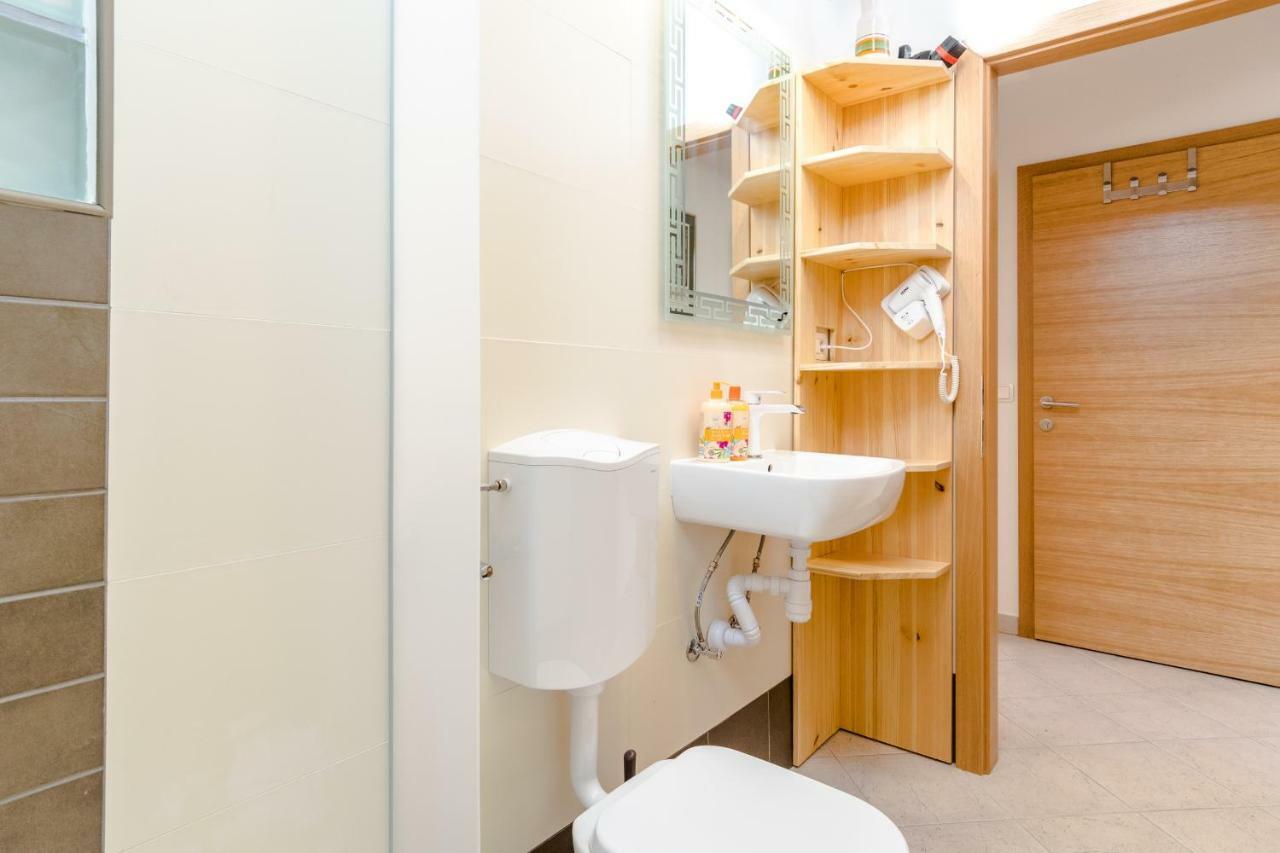 Apartments Yoe Сплит Екстериор снимка