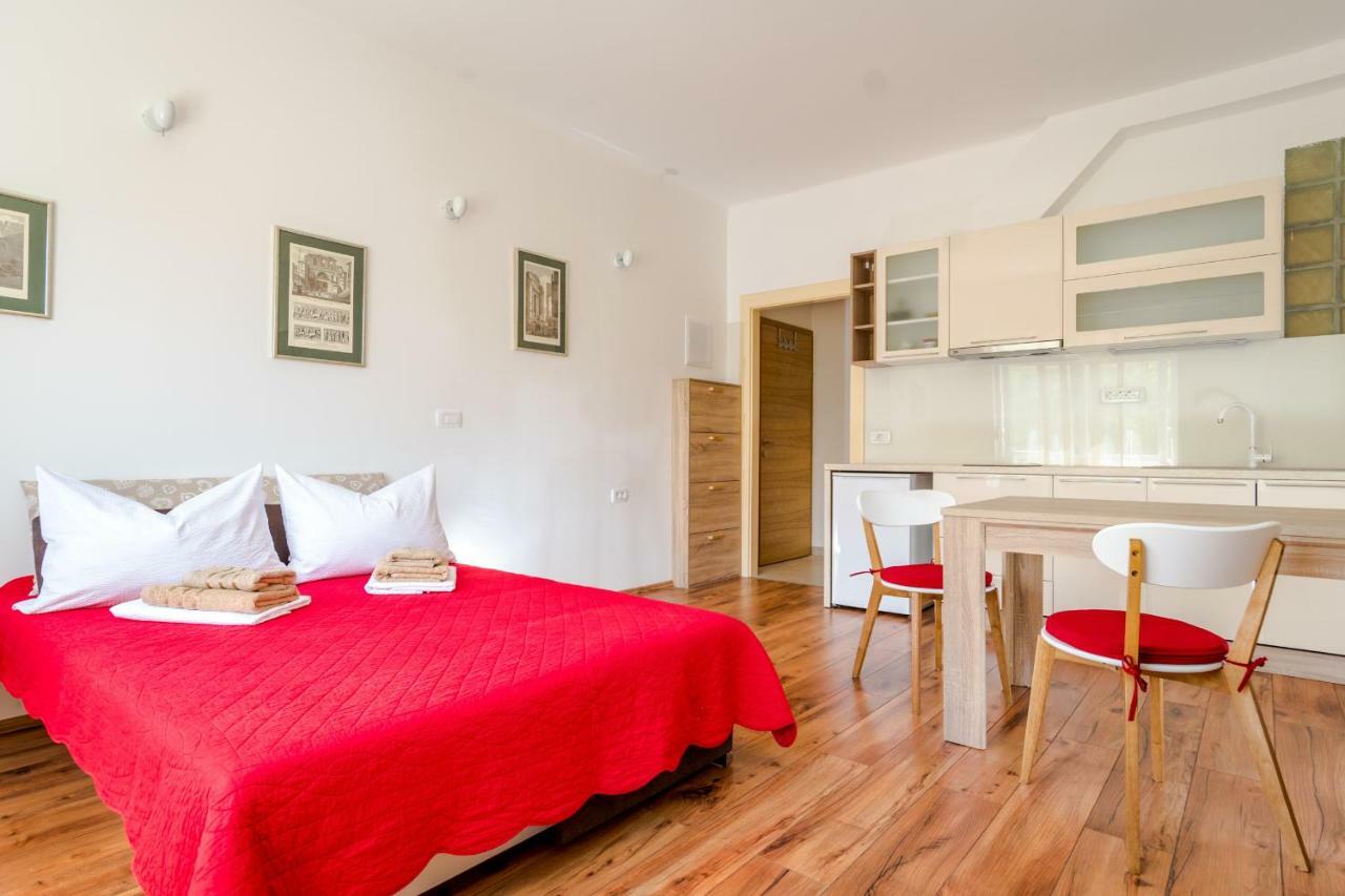 Apartments Yoe Сплит Екстериор снимка
